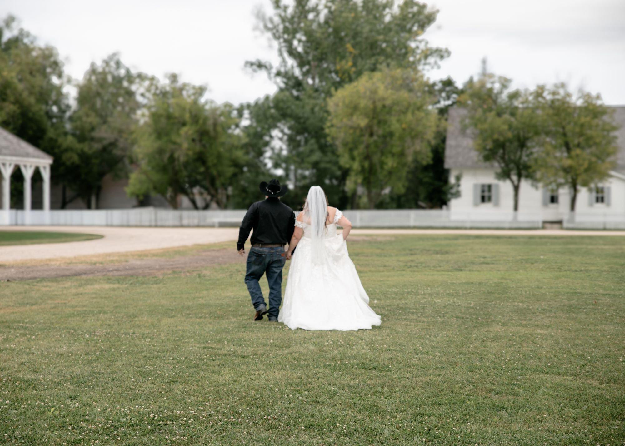 carousel-hero-element image-14